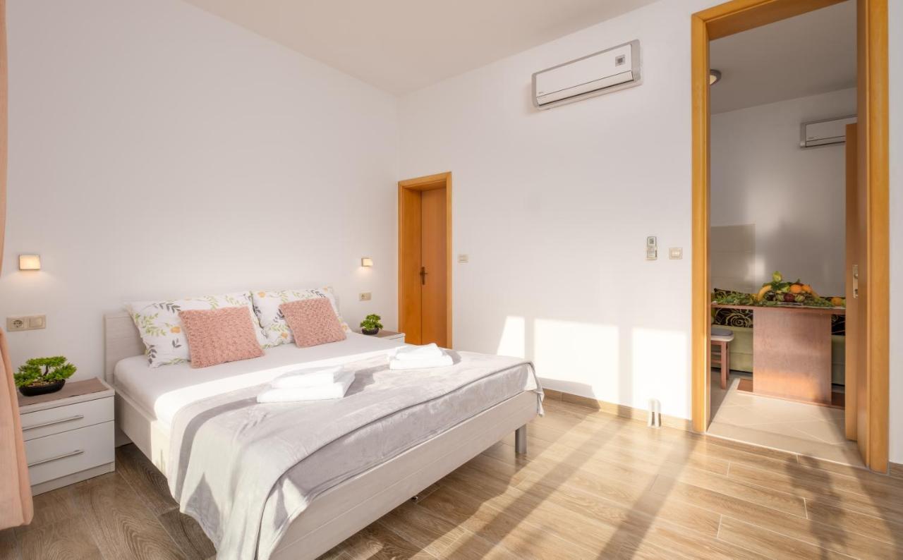 Studio Apartment Brigita 米利尼 外观 照片