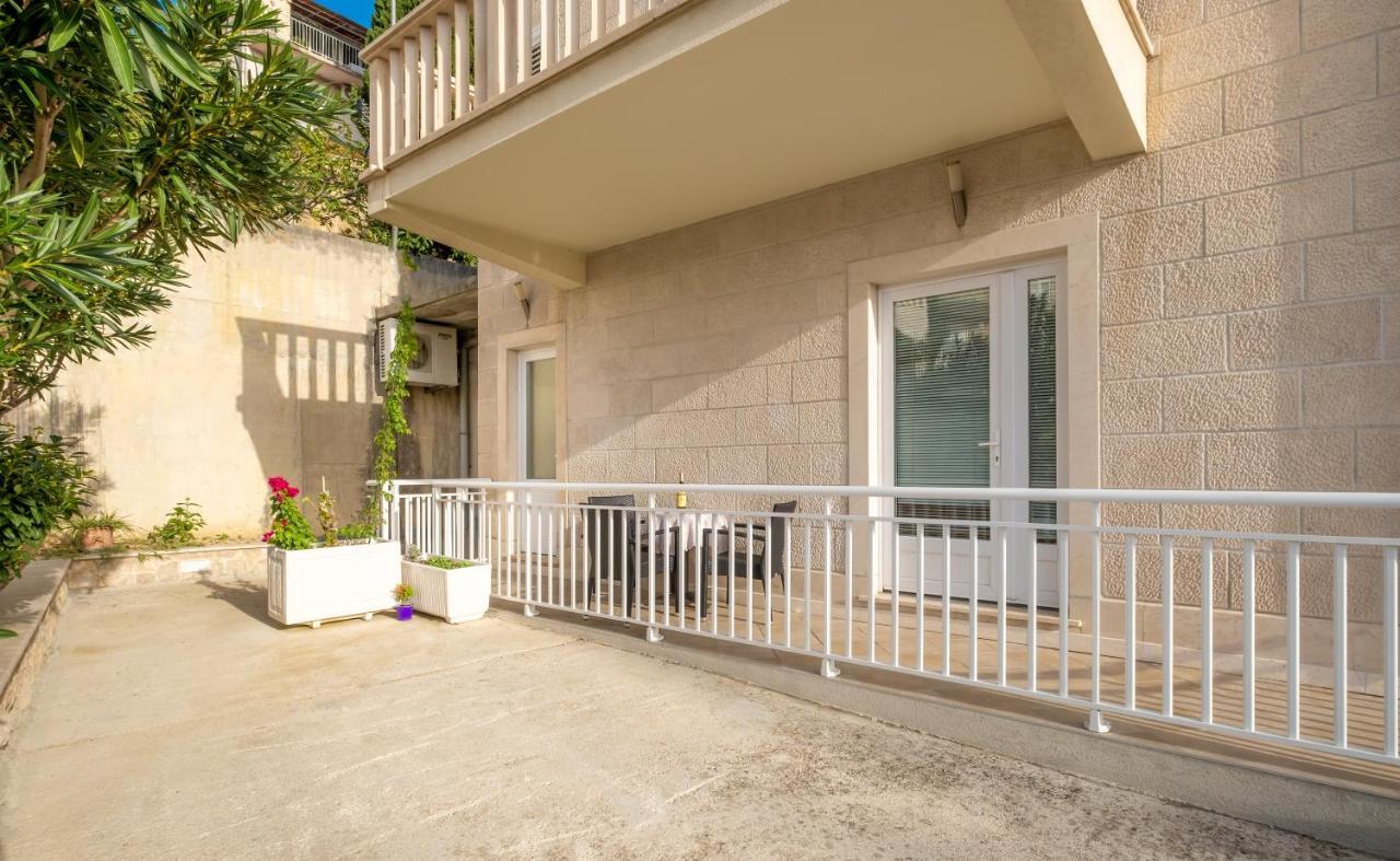 Studio Apartment Brigita 米利尼 外观 照片